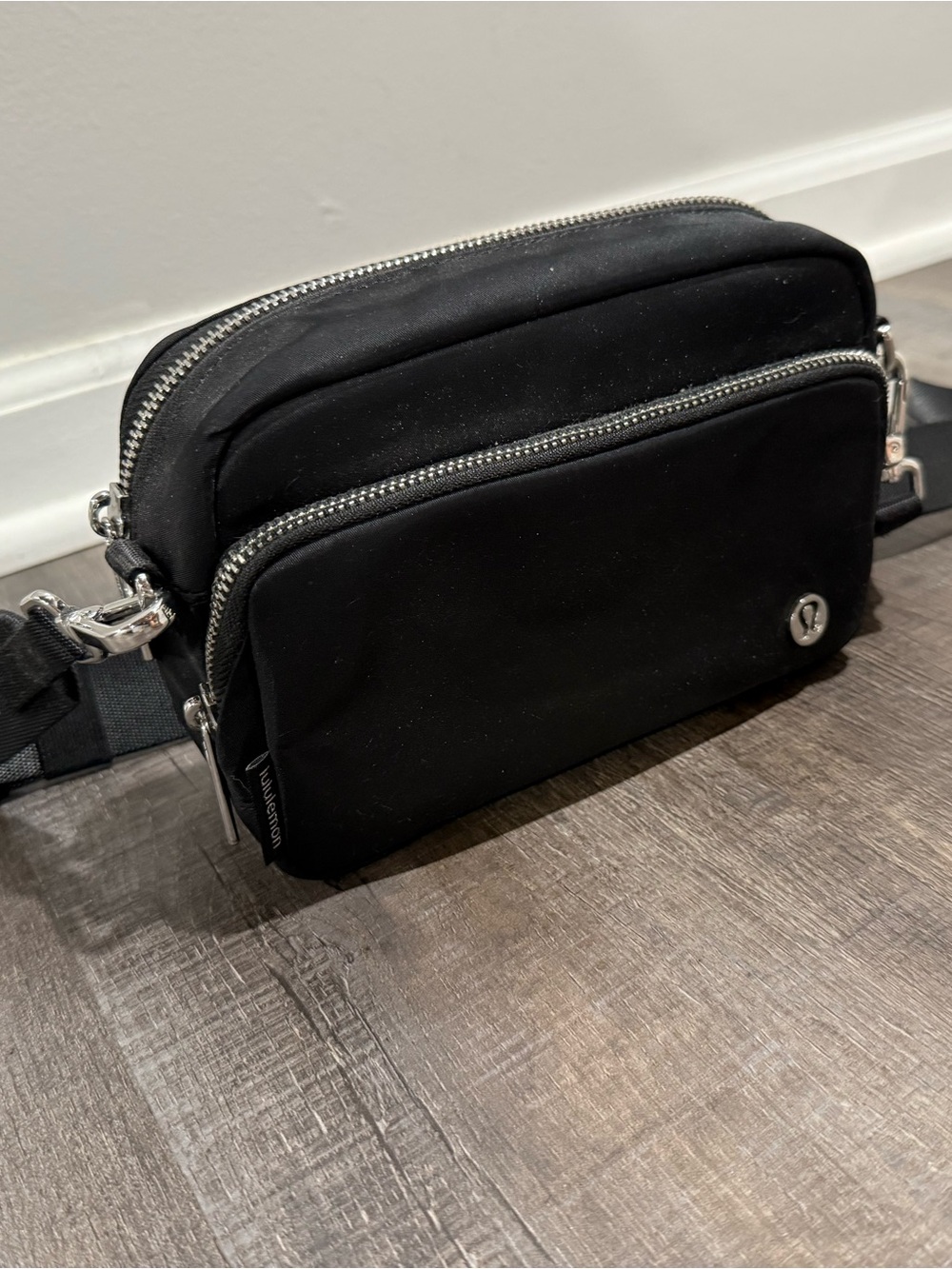 lululemon athletica Black Double-Zip Everywhere Belt Bag Black - Picture 2 of 10